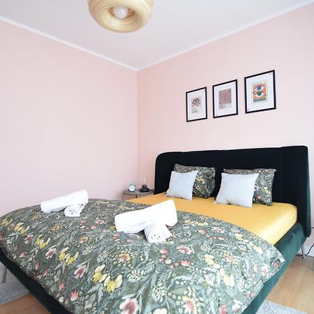 Stylish Apartment With Video Projector Bucarest Exterior foto